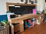 Stevig houten kinderbureau met krijtbord en opbergruimte, Ophalen, Zo goed als nieuw, Tafel