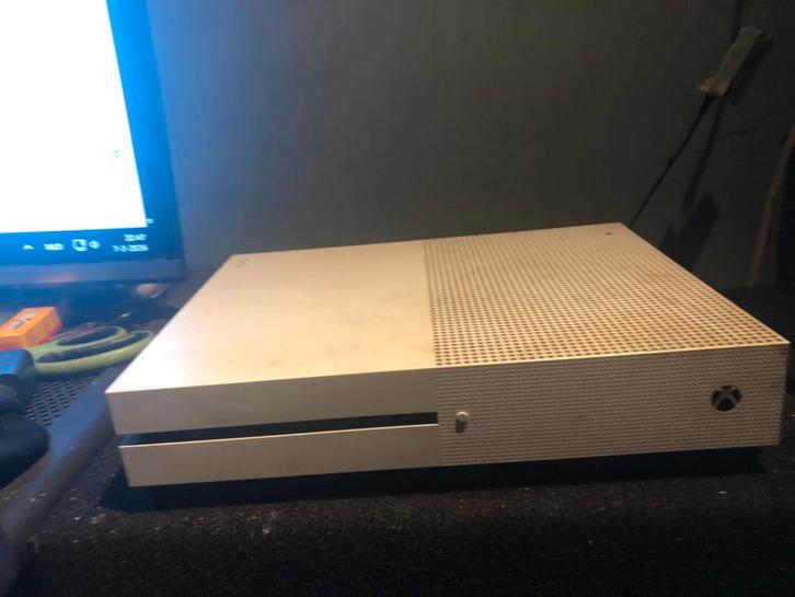 Xbox One S 500 GB - Wit, Spelcomputers en Games, Spelcomputers | Xbox One, Gebruikt, Xbox One S, 500 GB, Zonder controller, Ophalen of Verzenden