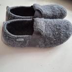 Pantoffels maat 35 grijs Living Kitzbuhel, Slofjes, Jongetje of Meisje, Ophalen of Verzenden, Zo goed als nieuw