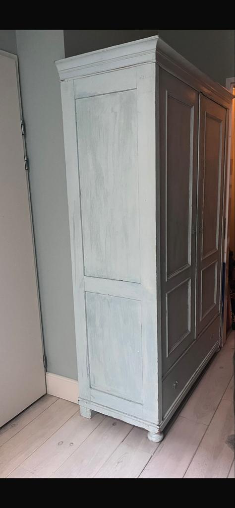 Brocante kledingkast - Charmante vintage opberger, Antiek en Kunst, Ophalen