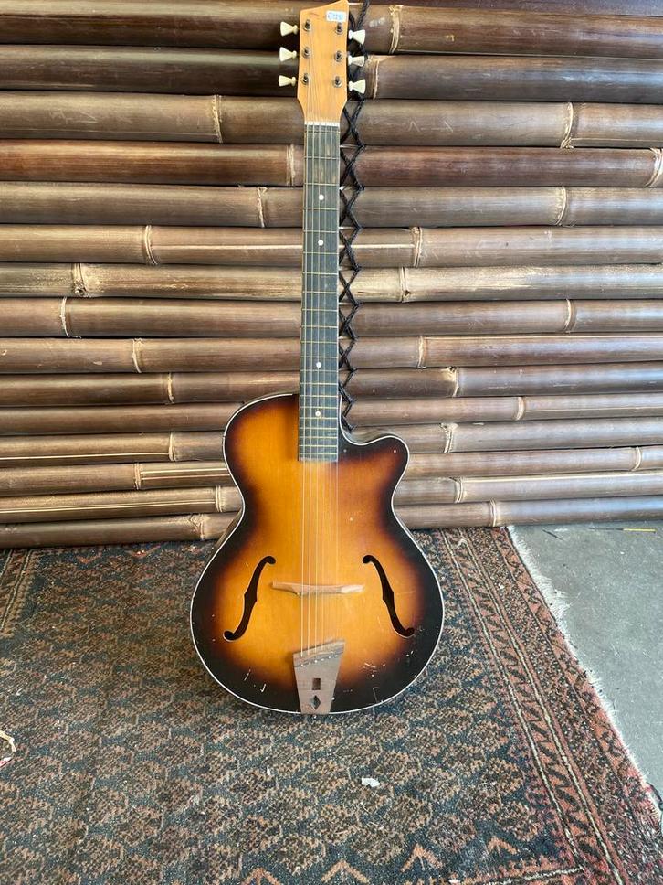 Vintage Egmond Lucky 7 Archtop Gitaar - Jaren '60 Sunburst, Muziek en Instrumenten, Versterkers | Bas en Gitaar, Gebruikt, Ophalen of Verzenden