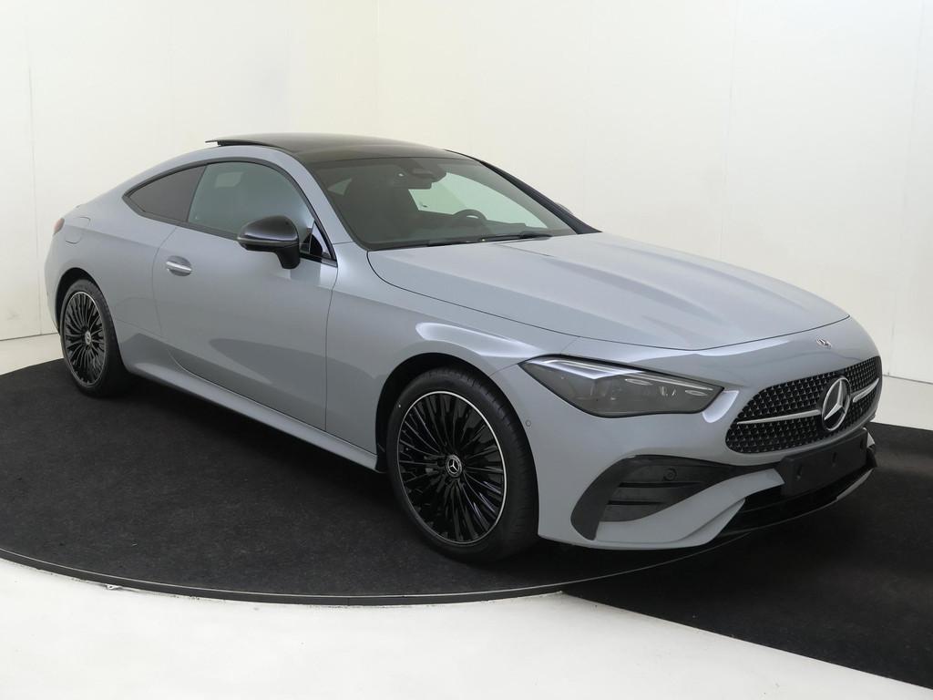 Mercedes-Benz CLE Coupé 300 e AMG Line / Winterpakket / Mem, Auto's, Mercedes-Benz, Automaat, Parkeerassistent, 4 cilinders, 4 stoelen