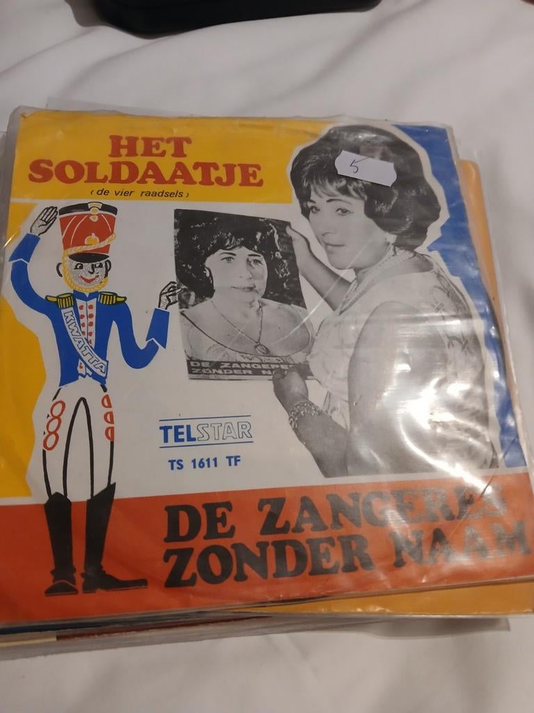 De zangers zonder naam   het soldaatje, Ophalen of Verzenden, Zo goed als nieuw, Overige formaten, Levenslied of Smartlap