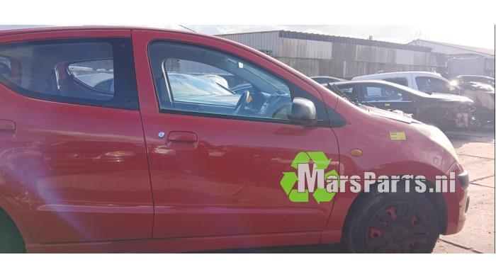 Portier 4Deurs rechts-voor van een Nissan Pixo, Auto-onderdelen, Carrosserie en Plaatwerk, Gebruikt, -, Deur, -