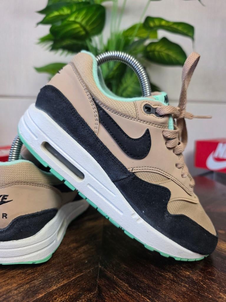 Nike Air Max 1 "Desert Black Green Glow White" maat 37,5, Nike, Ophalen of Verzenden, Nike, Nike