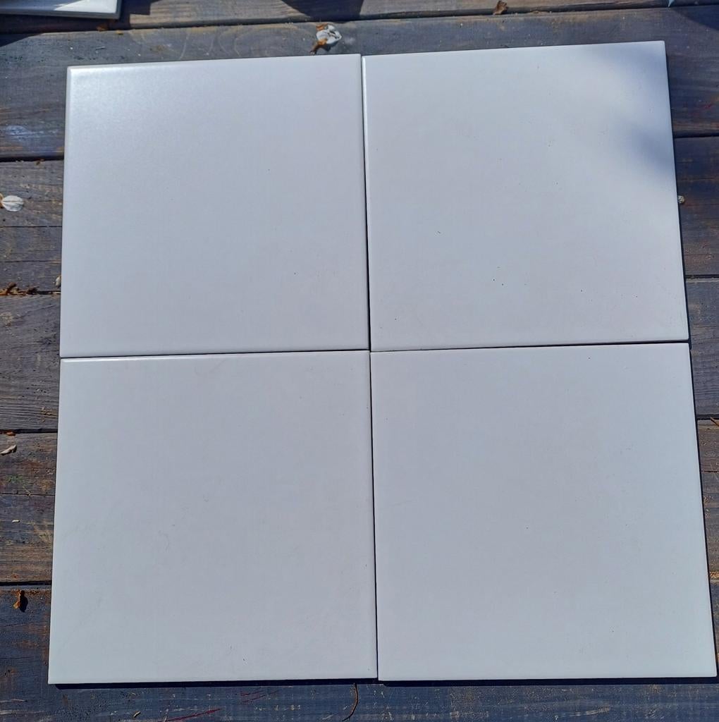 22 stuks witte wandtegels 20x20 cm, Ophalen, Beton, Terrastegels