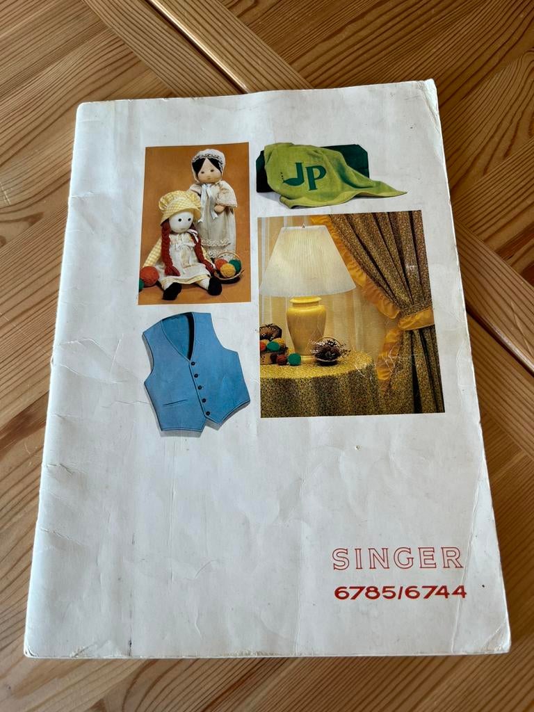 Singer Naaimachineboek  6785/6744, Ophalen of Verzenden, Gebruikt, Toebehoren, Singer