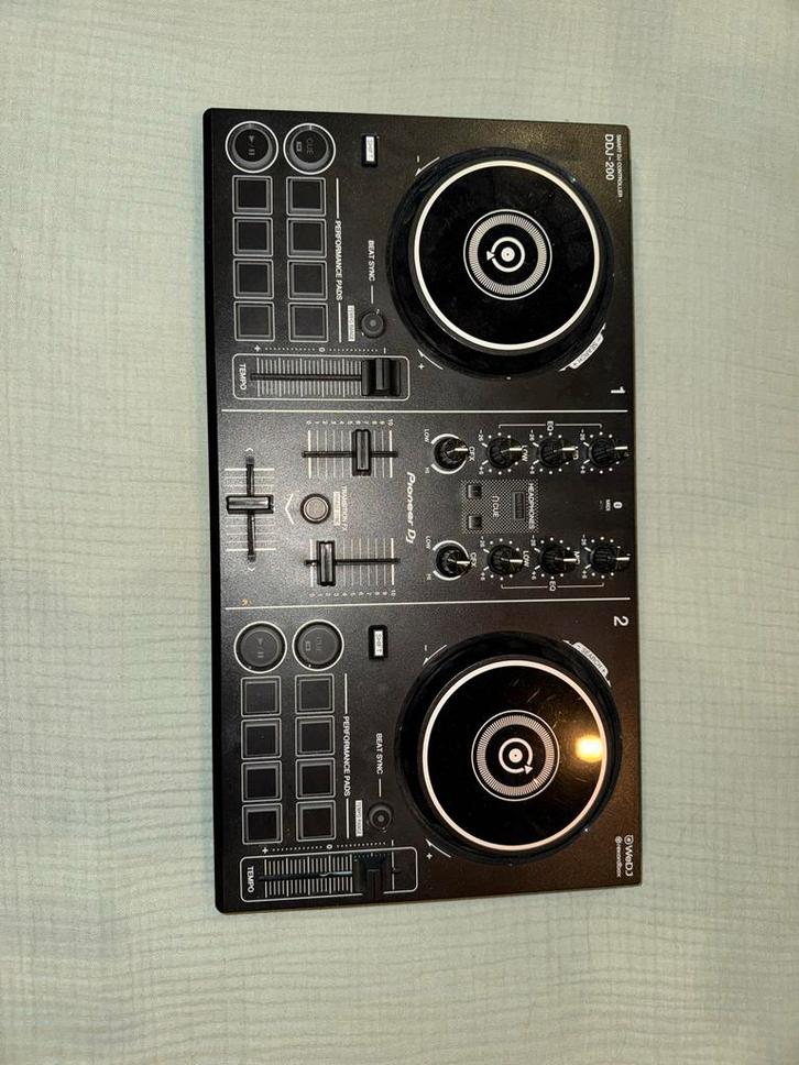 Pioneer DDJ-200 Smart DJ Controller (mini) - Zo goed als nie, Muziek en Instrumenten, Dj-sets en Draaitafels, Zo goed als nieuw