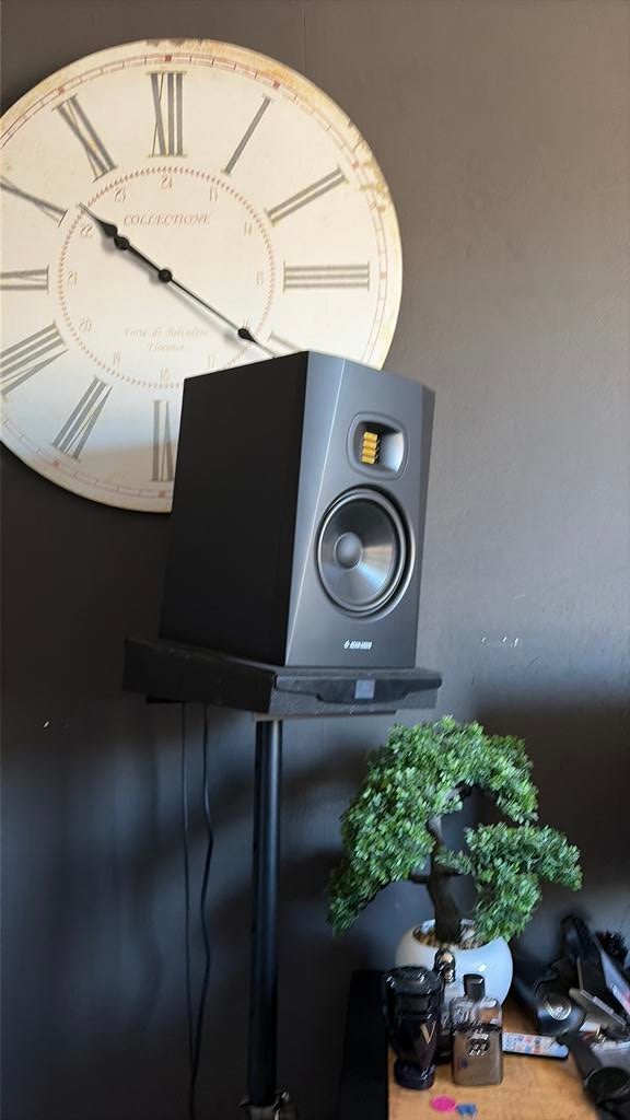 Adam t7v (met statief), Audio, Tv en Foto, Luidsprekers, Overige merken, Subwoofer, Ophalen of Verzenden, Zo goed als nieuw