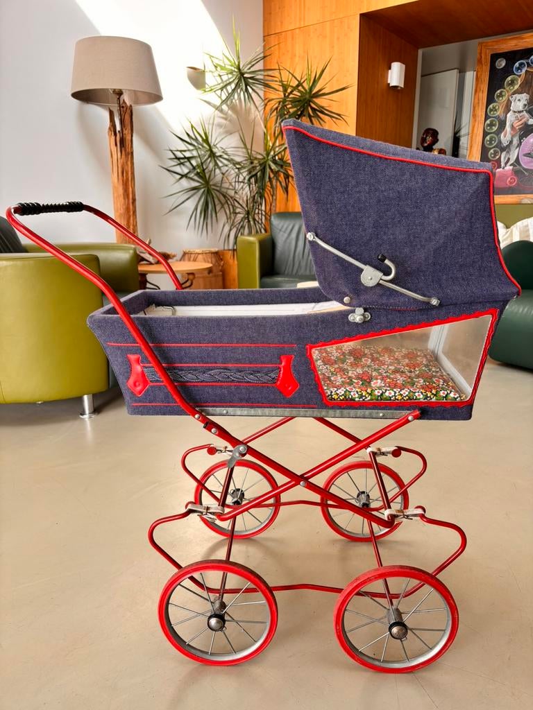 Vintage retro kinderwagen / poppenwagen, Kinderen en Baby's, Kinderwagens en Combinaties, Ophalen of Verzenden, Zo goed als nieuw