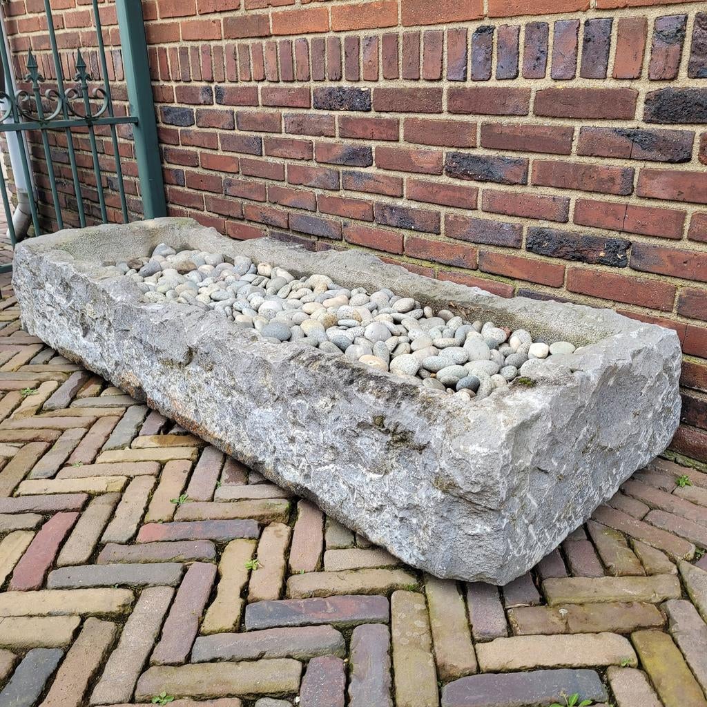 Grote natuursteen trog voor bloemen planten kruiden, Tuin en Terras, Bloembakken en Plantenbakken, Ophalen of Verzenden, Rond
