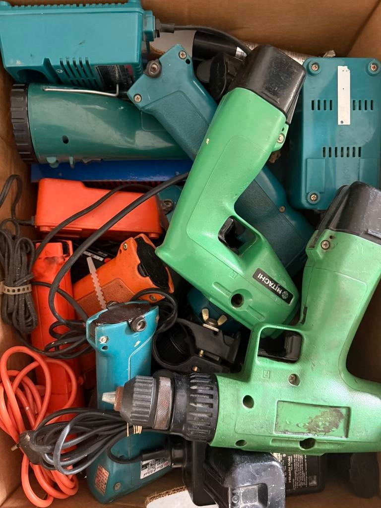 Doos vol met accu machines, Ophalen, Zo goed als nieuw, Boor- en Schroefmachine