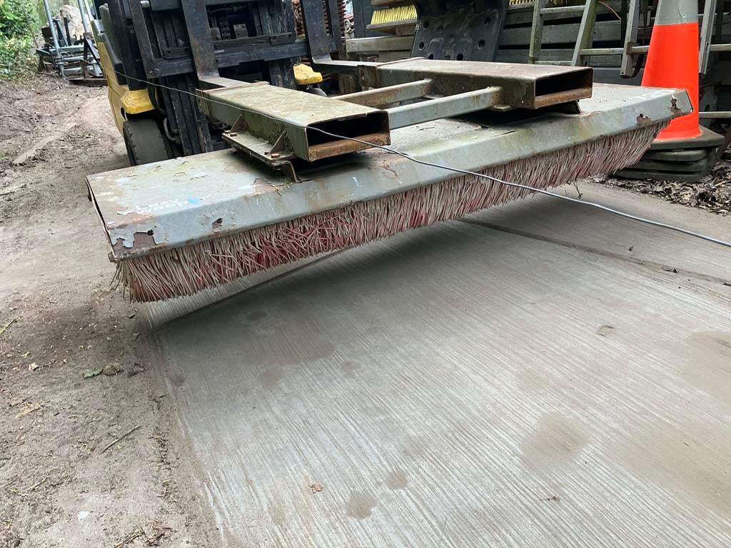 Veeg bezem meg lepel insteek met extra borstels, Ophalen, Zo goed als nieuw