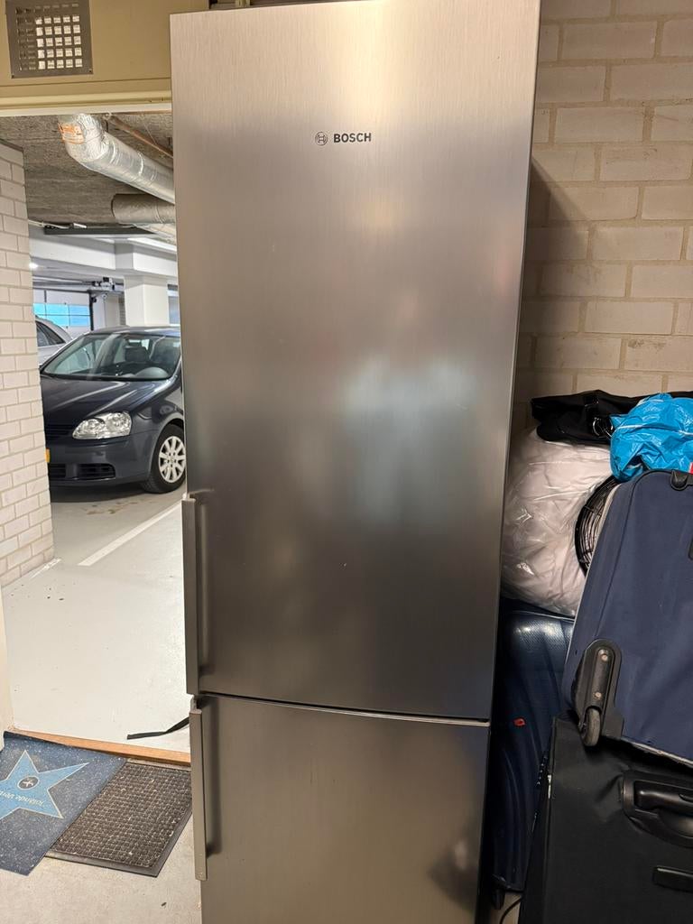 Bosch koelkast gebruikt met 3 vriesladen, Witgoed en Apparatuur, Koelkasten en IJskasten, Ophalen, 200 liter of meer, Met aparte vriezer
