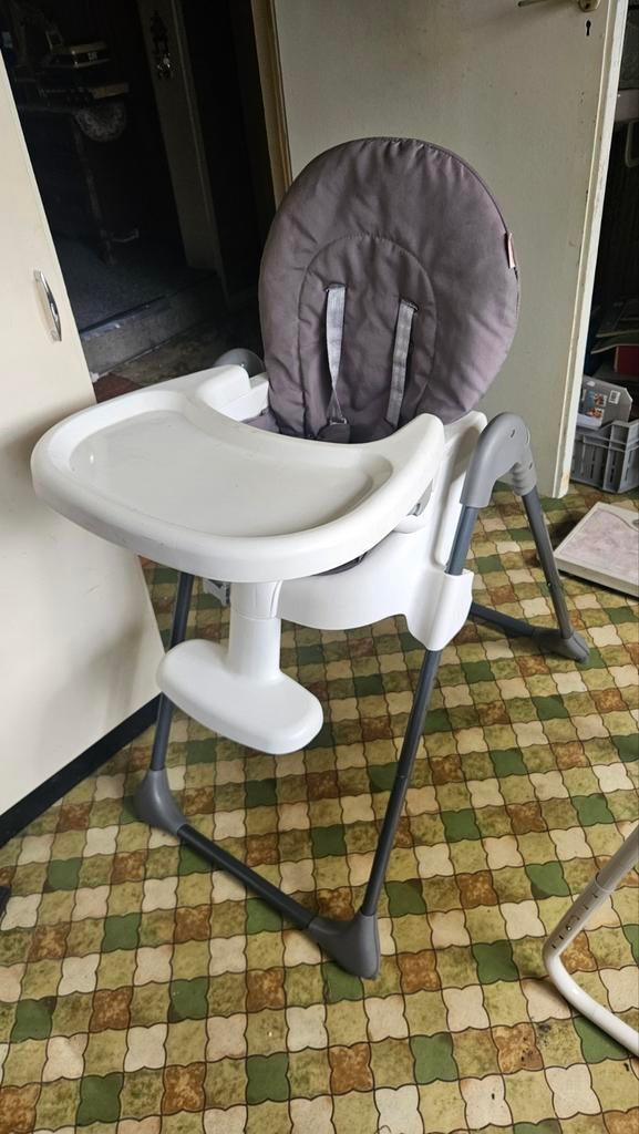 Kinderstoel met afneembaar eetblad en gordel, Kinderen en Baby's, Kinderstoelen, Ophalen of Verzenden, Gebruikt, Overige typen