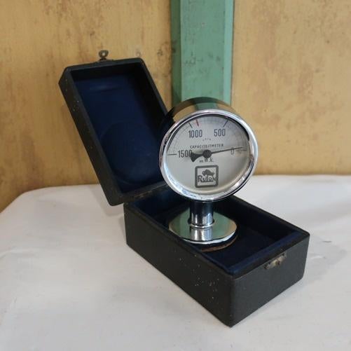 Ruton capaciteit meter oud origineel in originele kistje, Antiek en Kunst, Antiek | Gereedschap en Instrumenten, Ophalen of Verzenden