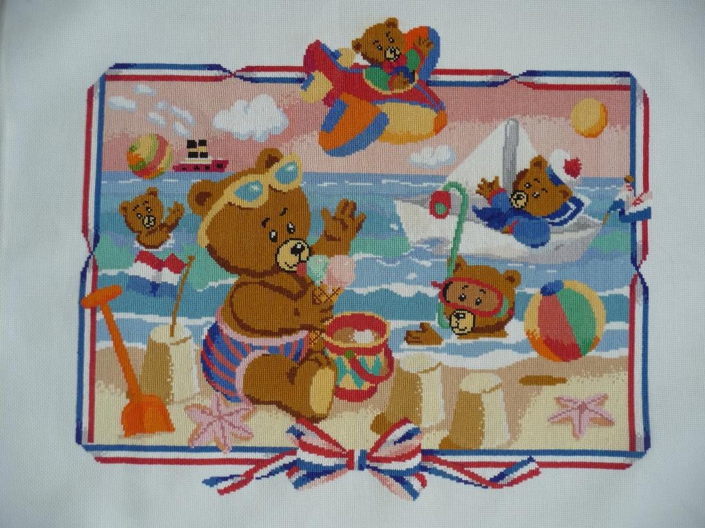 Borduurwerk "Beertjes"(strand), Hobby en Vrije tijd, Borduren en Borduurmachines, Ophalen of Verzenden, Zo goed als nieuw, Handborduren