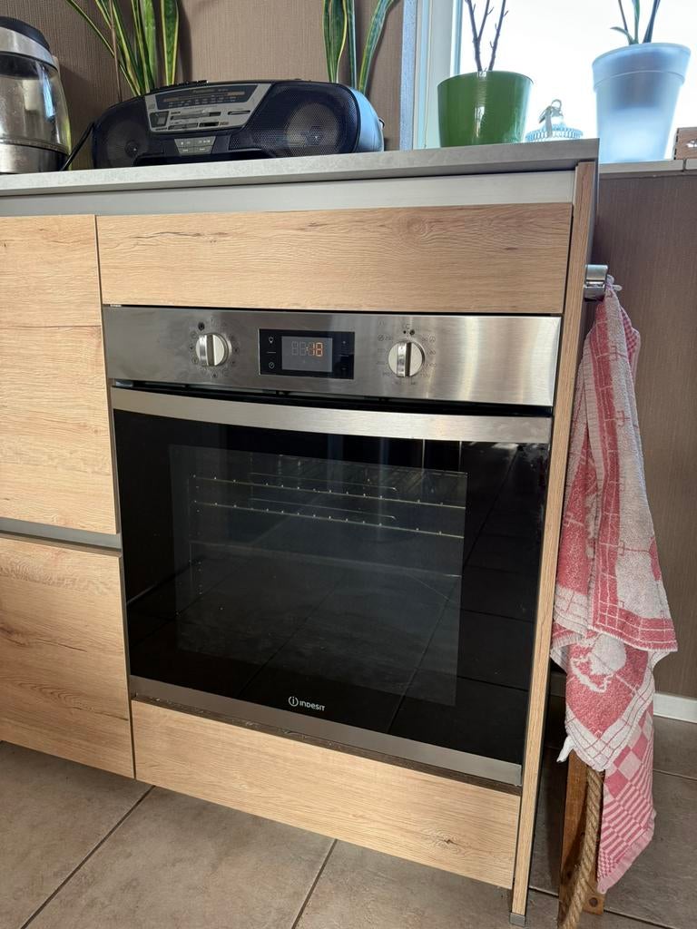 Indesit inbouw oven 60 cm, Hete lucht, Zo goed als nieuw, Oven met grill, Inbouw