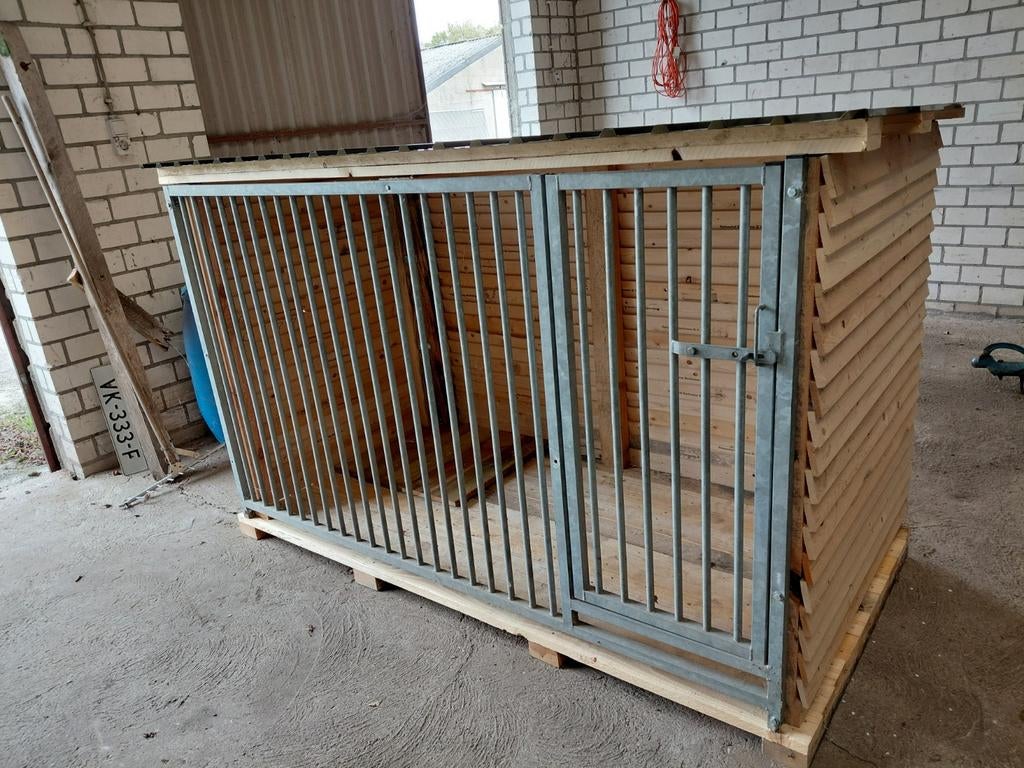 Hondenverblijf honden nachthok., Dieren en Toebehoren, Hondenhokken, Ophalen, 110 cm of meer, 100 cm of meer