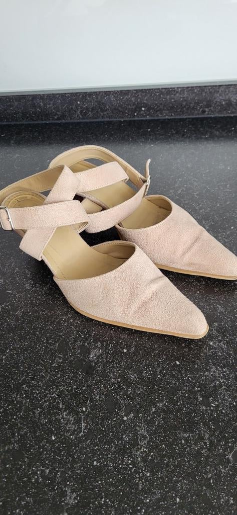 Suède pumps met wreefband, maat 38, Kleding | Dames, Schoenen, Pumps, Beige, Ophalen of Verzenden, Andrea Conti