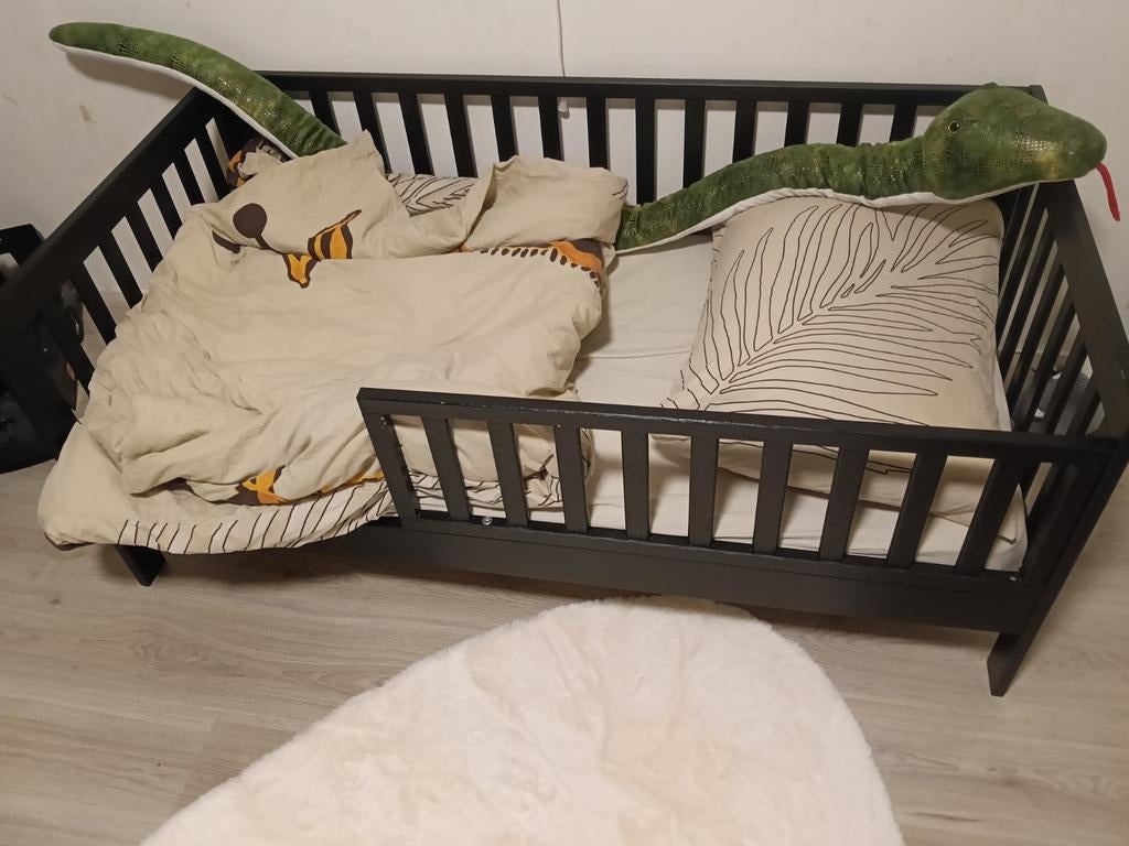 Petite Amélie kleuterbed zwart, Kinderen en Baby's, Kinderkamer | Bedden, Gebruikt, 70 tot 85 cm, 140 tot 160 cm, Ophalen