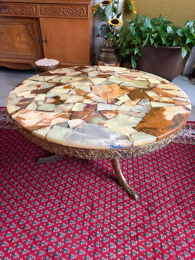 Vintage salontafel met natuurstenen blad (onyx/marmer), Huis en Inrichting, Ophalen, 50 tot 100 cm, Rond, 50 tot 100 cm