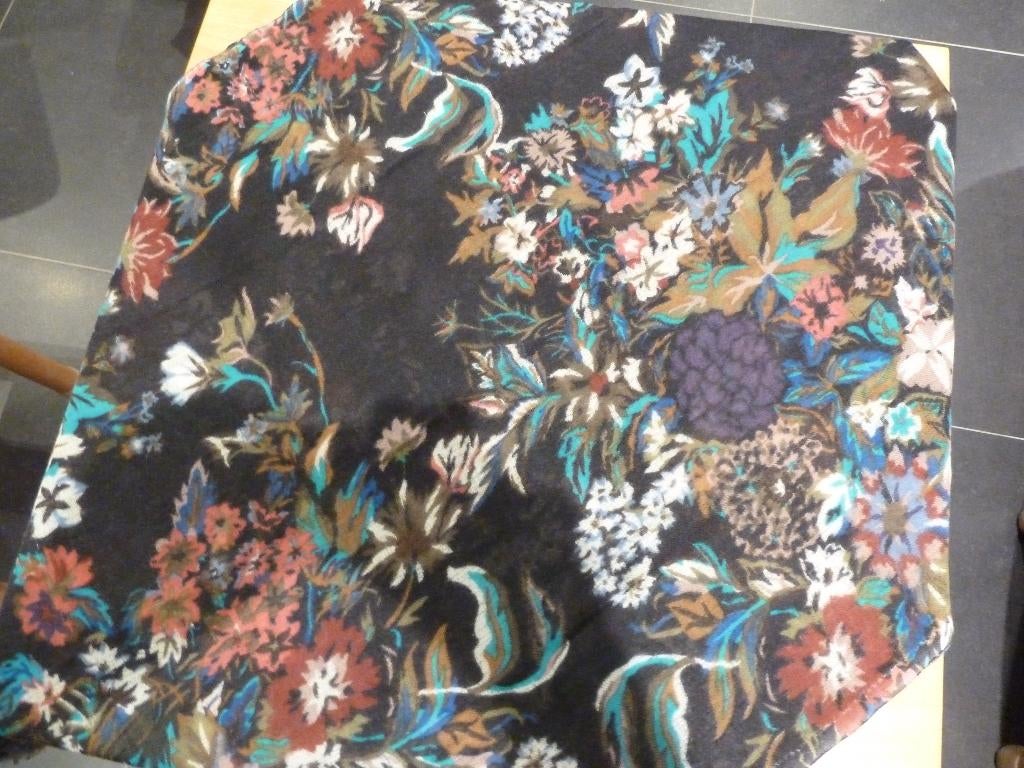 SJAAL DAMES PASSIGATTI WOL NIEUWSTAAT, Kleding | Dames, Mutsen, Sjaals en Handschoenen, Maat 46/48 (XL) of groter, Zo goed als nieuw