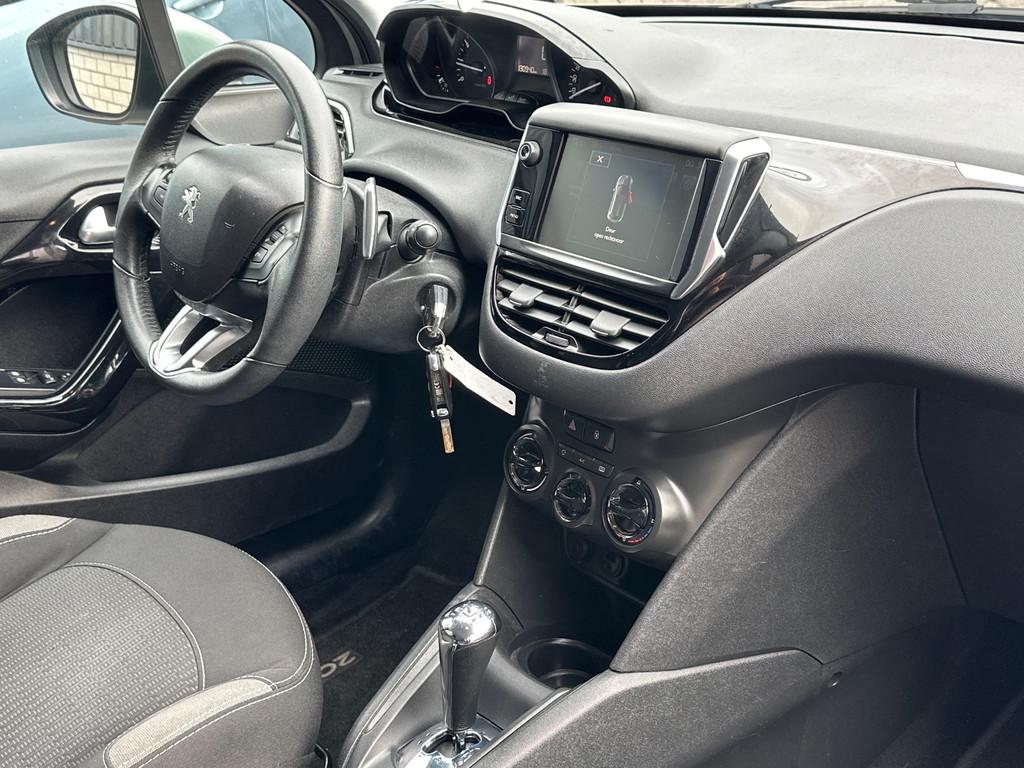 Peugeot 208 1.2 PureTech Active Automaat Airco Cruise Trekha, Auto's, Stof, Euro 6, 1199 cc, 82 pk