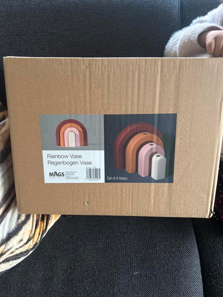 MAGS Rainbow Vaas Set - Nieuw in doos, Huis en Inrichting, Woonaccessoires | Vazen, Nieuw, Overige kleuren, Aardewerk of Porselein