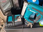 Makita tacker met lader en accu, Ophalen of Verzenden