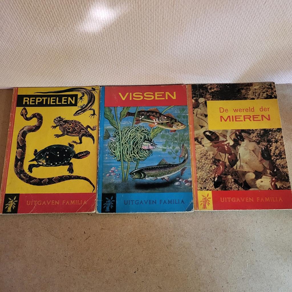 Uitgaven Familia: Reptielen, Vissen, Mieren, Ophalen of Verzenden, Gelezen, Overige diersoorten