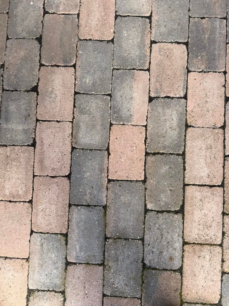 Gezocht: 11m2 trommelstenen/cobble stones 21x14, Ophalen, Zo goed als nieuw, Beton, Klinkers
