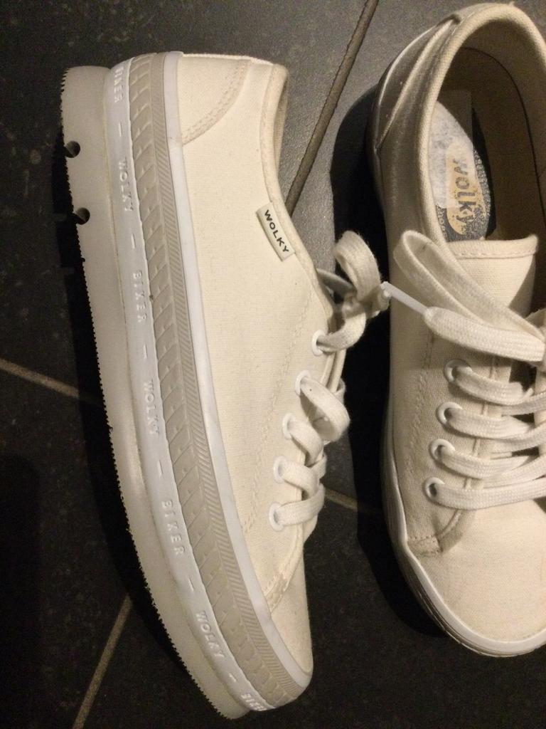 Wolky maat 37, Kleding | Dames, Schoenen, Ophalen of Verzenden, Zo goed als nieuw, Wit, Sneakers of Gympen