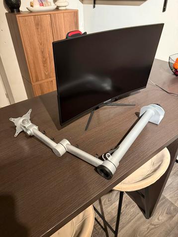 Raider curved monitor 27 inch beschikbaar voor biedingen