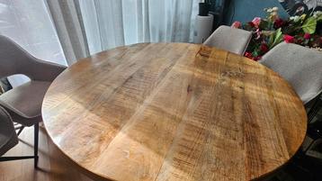 Ronde Mangohouten Eettafel beschikbaar voor biedingen