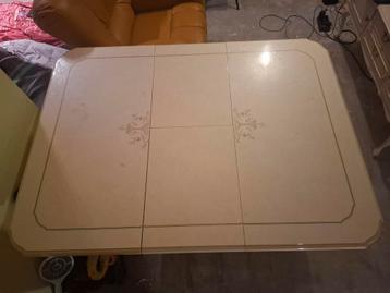 Uitschuifbare Eettafel - Klassieke Stijl beschikbaar voor biedingen