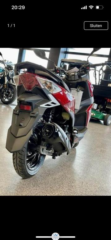 Uitlaat sym jet 14 125cc in hele goede staat beschikbaar voor biedingen
