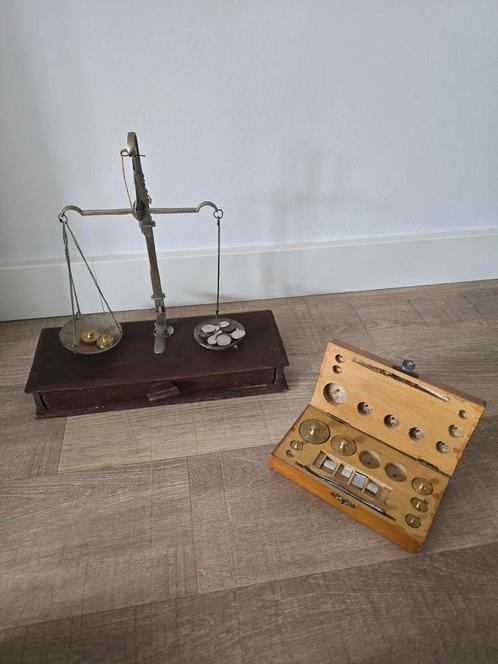 Apothekersbalans, apothekers weegschaal, goudweegschaal +Gew, Antiek en Kunst, Antiek | Gereedschap en Instrumenten, Ophalen of Verzenden