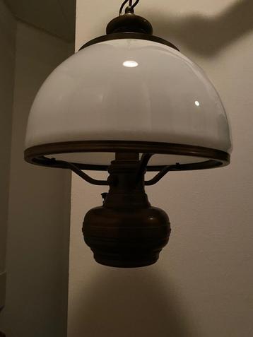 Klassieke Hanglamp model petroleum  beschikbaar voor biedingen