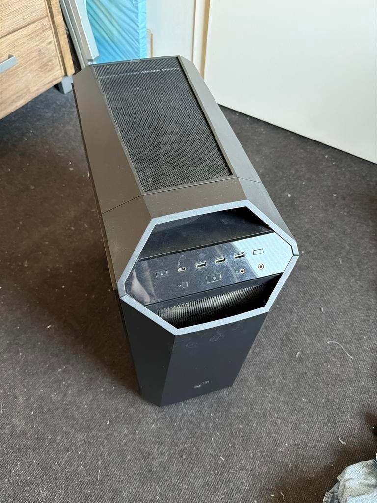 Coolermaster 500 case met glazen zijkanten & vertical GPU, Computers en Software, Computerbehuizingen, Ophalen of Verzenden, Gebruikt