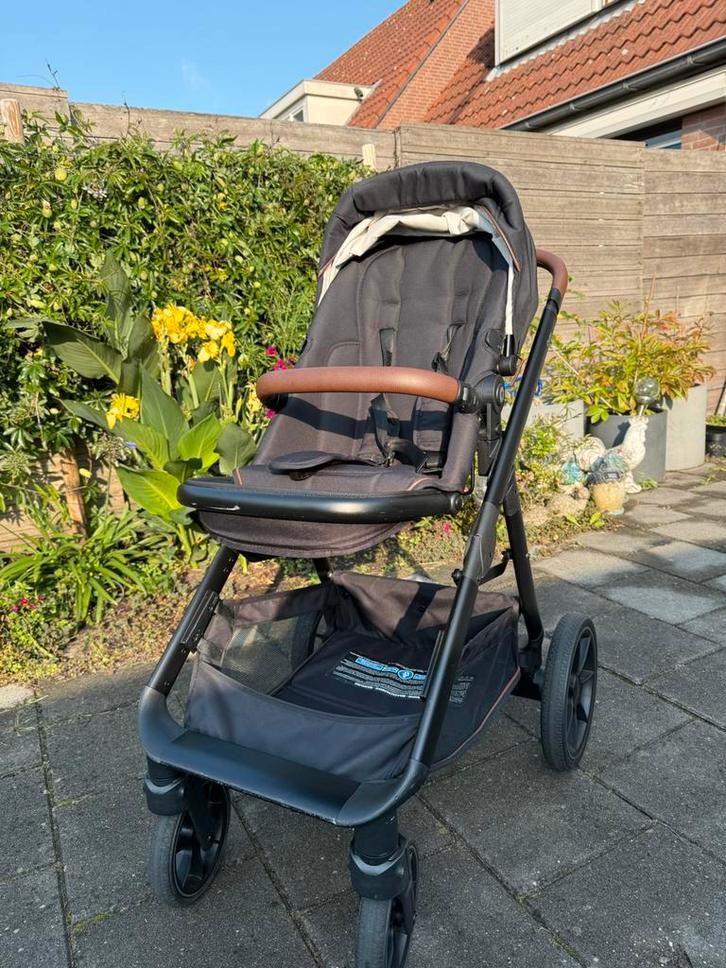 Qute kinderwagen, Kinderen en Baby's, Kinderwagens en Combinaties, Gebruikt, Kinderwagen, Overige merken, Verstelbare duwstang