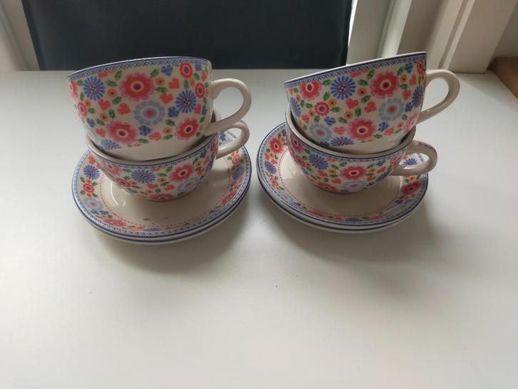 Kakelbont kop & schotel, Huis en Inrichting, Keuken | Servies, Gebruikt, Kop(pen) en/of Schotel(s), Overige stijlen, Keramiek