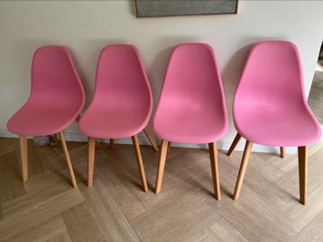 Roze kunstof stoelen voor eetkamer/keuken met houten poten beschikbaar voor biedingen
