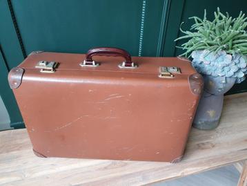 Brocante koffer bruin , klein model beschikbaar voor biedingen