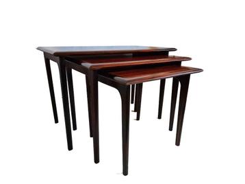 Zeer mooie vintage Deens design rosewood nesting tables mimi beschikbaar voor biedingen