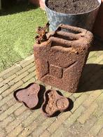 WW2 Duitse jerrycan en 2 klaverbladen (lotje), Verzamelen, Militaria | Tweede Wereldoorlog, Duitsland, Landmacht