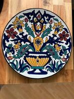 Kleurrijk wandbord., Antiek en Kunst, Antiek | Wandborden en Tegels, Ophalen of Verzenden