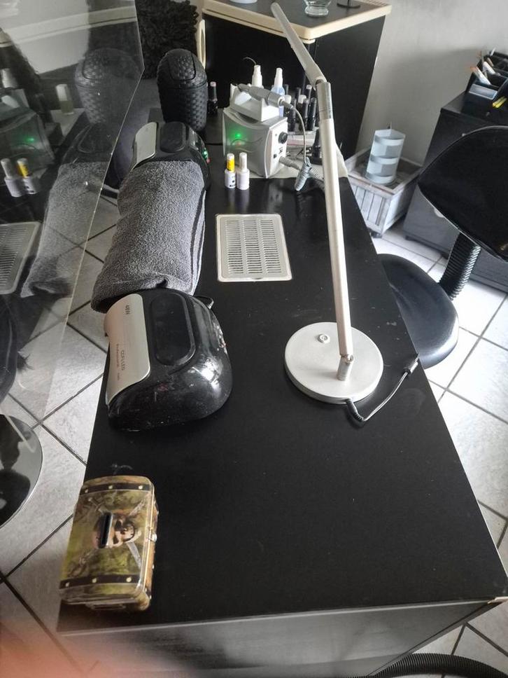 Nageltafel met afzuiging, Huis en Inrichting, Complete inboedels, Ophalen