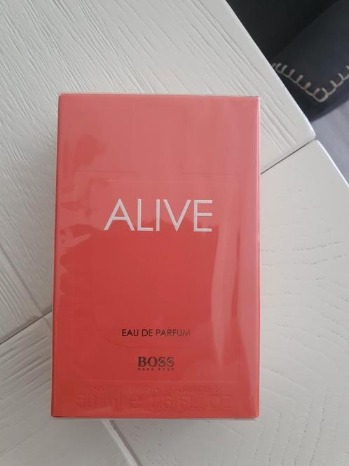 Hugo Boss Alive 50 ml eau de parfum, damesgeur, Sieraden, Tassen en Uiterlijk, Uiterlijk | Parfum, Nieuw, Ophalen of Verzenden