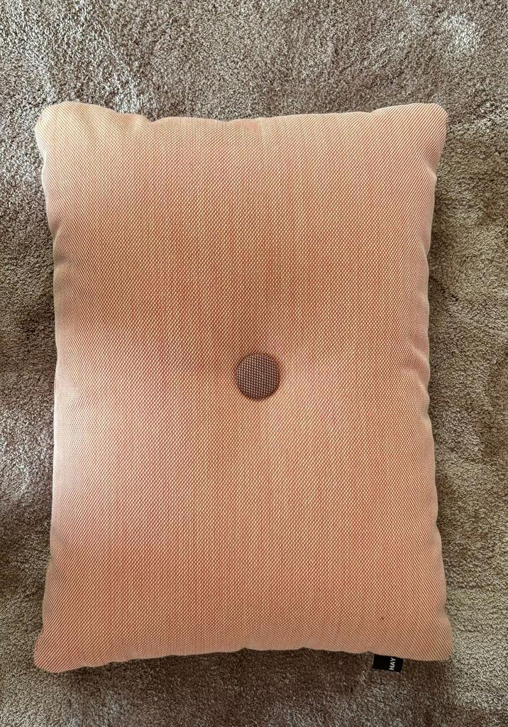 HAY Dot Cushion roze, Huis en Inrichting, Woonaccessoires | Kussens, Zo goed als nieuw, Roze, Rechthoekig, Ophalen of Verzenden